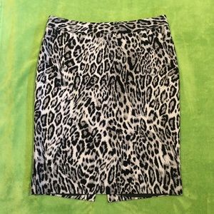 ✨2 for 10✨ Worthington Black & Gray Leopard Print Skirt 8T